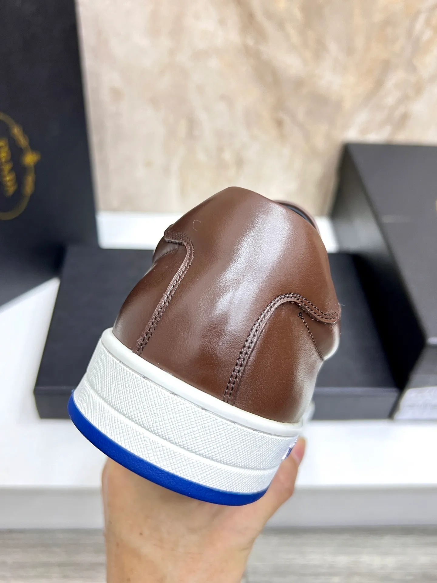 💰620 Prada classic men’s lace-up casual shoes｜Imported cowhide upper｜Layered stitching design on the upper Lightweight and breathable｜Soft and comfortable｜PRADA letters on the side｜Distinctive sporty style Showing the brand style｜Lightweight embossed rubber sole｜With cowhide foot pad lining｜Excellent foot feel Fashionable and elegant｜Size: 38-44 (customized at 45)